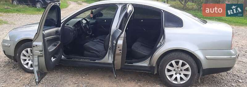 Седан Volkswagen Passat 2005 в Бориславе