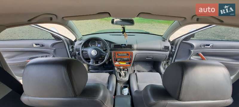 Седан Volkswagen Passat 2005 в Бориславе