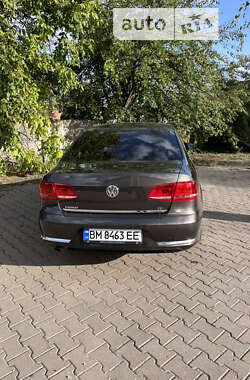 Седан Volkswagen Passat 2012 в Ромнах
