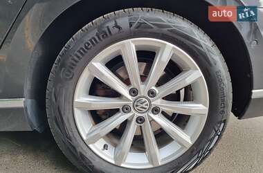 Седан Volkswagen Passat 2018 в 