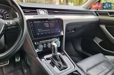 Седан Volkswagen Passat 2018 в 