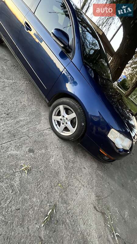 Універсал Volkswagen Passat 2005 в Івано-Франківську