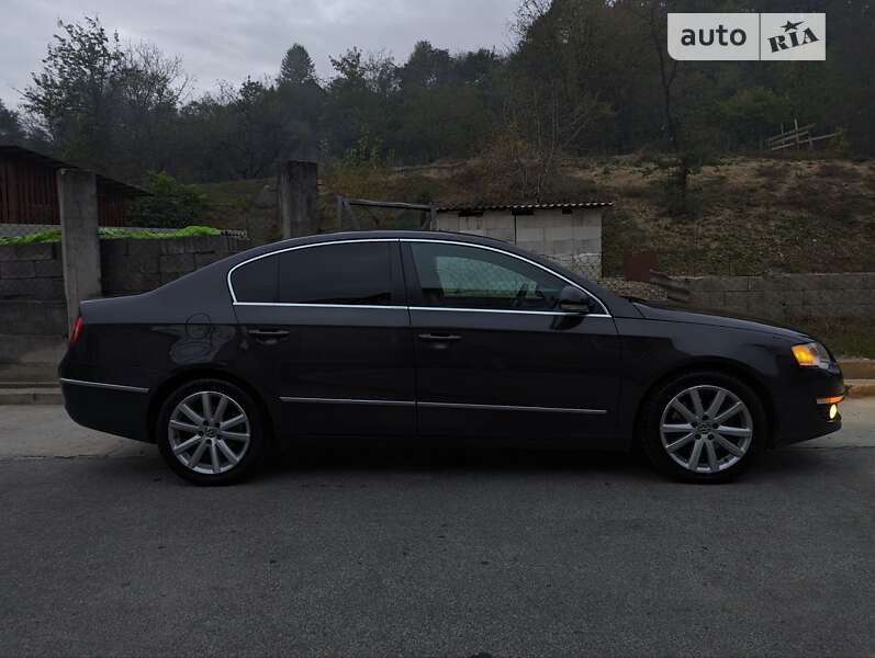 Седан Volkswagen Passat 2006 в Тячеве