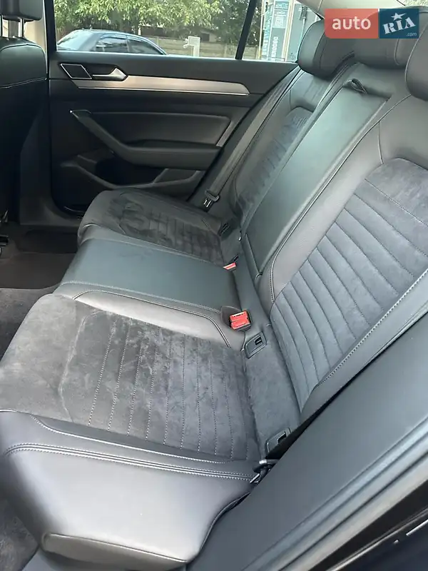 Volkswagen Passat 2019 VIN WVWZZZ3CZKE057746 фото оголошення 19 з 82