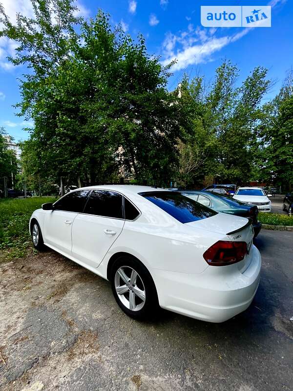 Седан Volkswagen Passat 2015 в Киеве