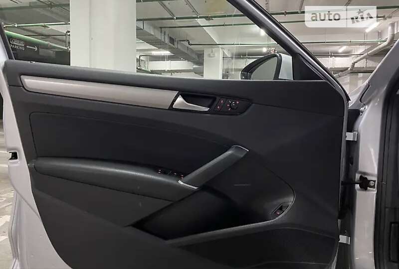 Седан Volkswagen Passat 2020 в Киеве