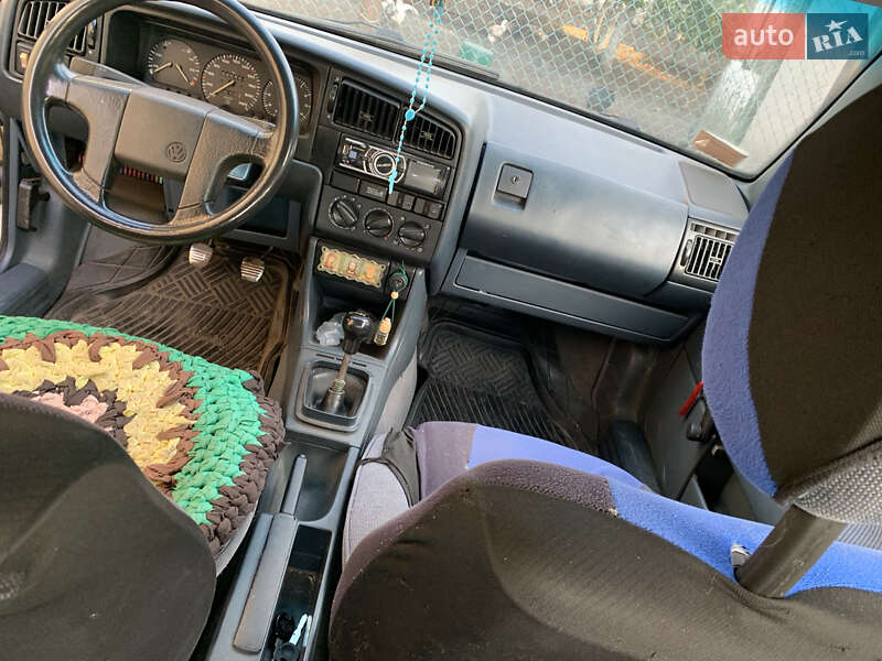 Седан Volkswagen Passat 1990 в Старокостянтинові