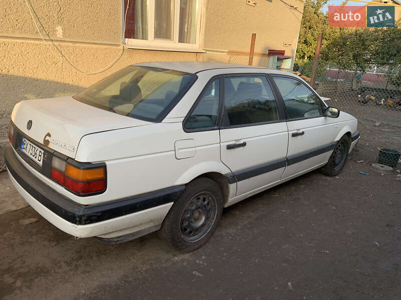 Седан Volkswagen Passat 1990 в Старокостянтинові