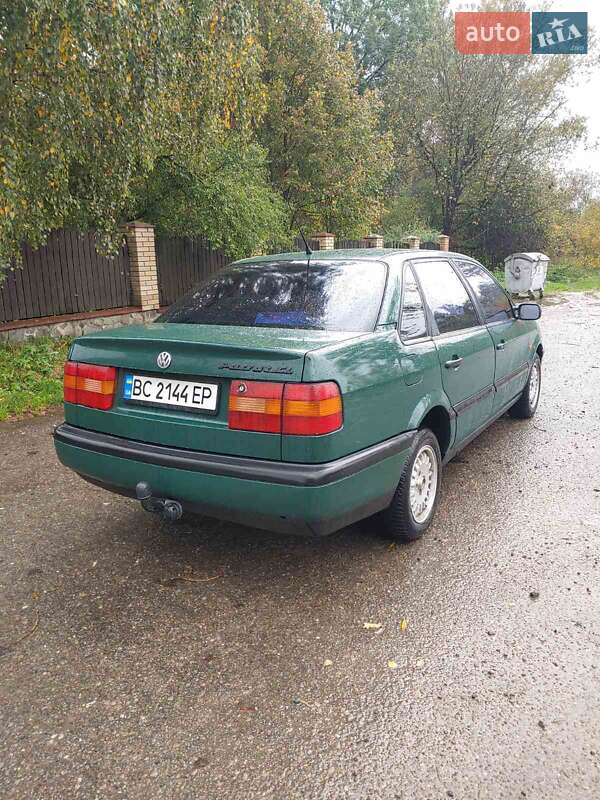 Седан Volkswagen Passat 1995 в Львові