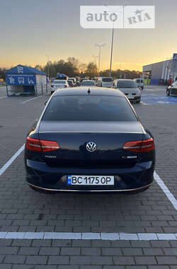 Седан Volkswagen Passat 2016 в Дрогобыче
