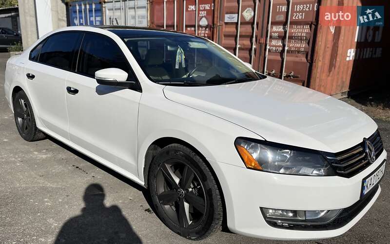 Седан Volkswagen Passat 2012 в Киеве