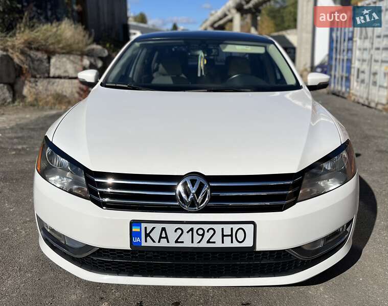 Седан Volkswagen Passat 2012 в Киеве