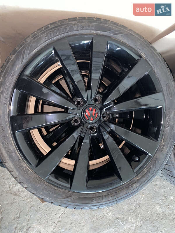 Седан Volkswagen Passat 2018 в Одессе