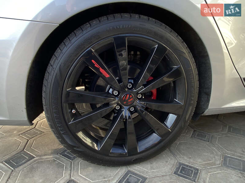 Седан Volkswagen Passat 2018 в Одессе