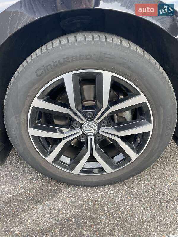 Седан Volkswagen Passat 2018 в Києві