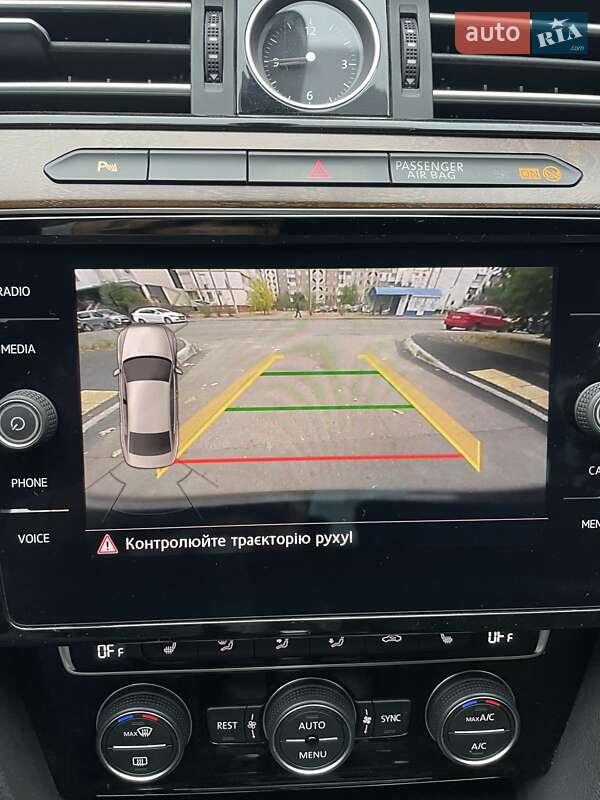 Седан Volkswagen Passat 2018 в Києві