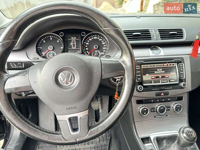 Універсал Volkswagen Passat 2013 в Заліщиках