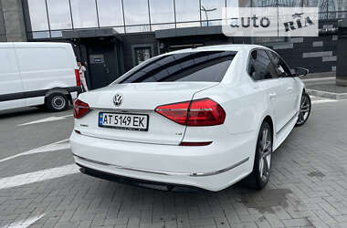 Седан Volkswagen Passat 2016 в Ивано-Франковске