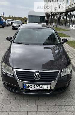 Минивэн Volkswagen Passat 2005 в Львове