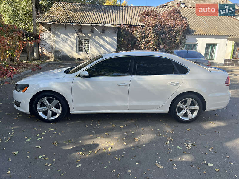 Седан Volkswagen Passat 2012 в Николаеве