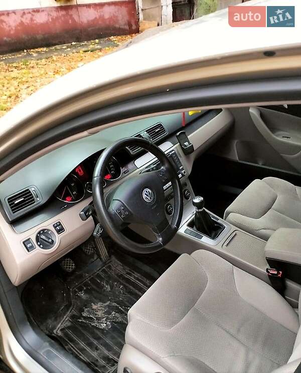 Седан Volkswagen Passat 2007 в Кременчуці