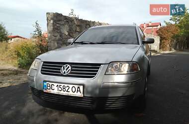 Универсал Volkswagen Passat 2003 в Самборе