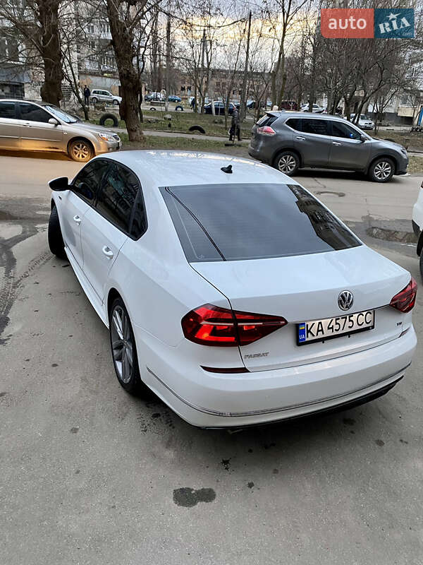 Седан Volkswagen Passat 2017 в Кропивницком