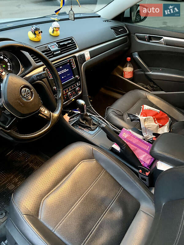 Седан Volkswagen Passat 2017 в Кропивницком