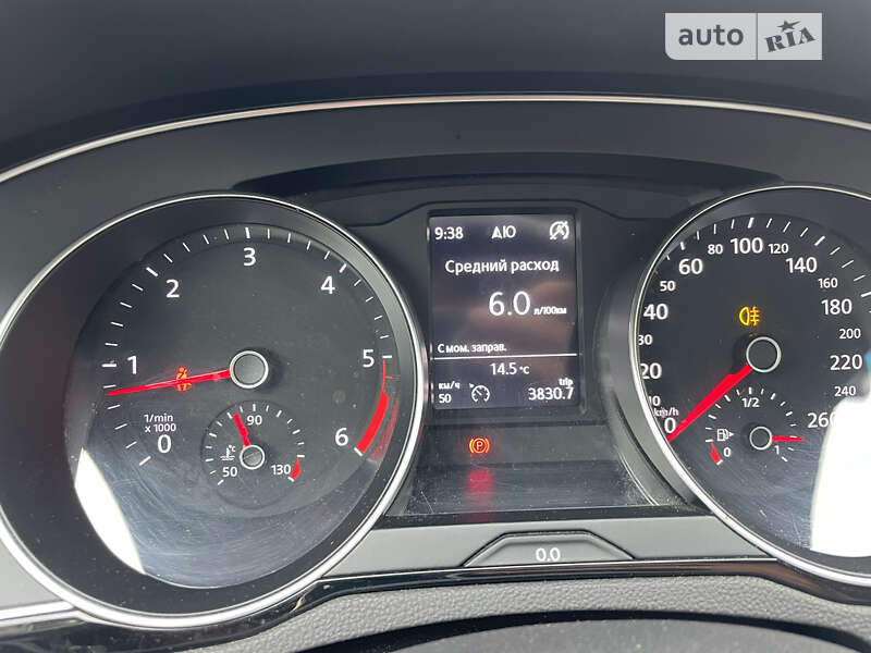 Универсал Volkswagen Passat 2016 в Киеве