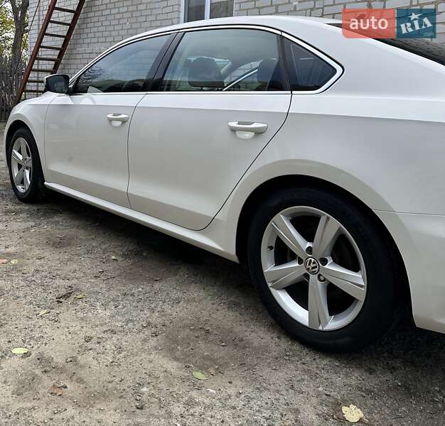 Седан Volkswagen Passat 2013 в Корсуне-Шевченковском фото 7 Седан Volkswagen Passat 2013 в Корсуне-Шевченковском