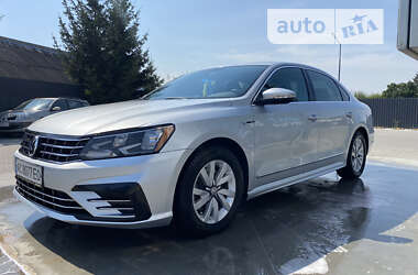 Седан Volkswagen Passat 2017 в Лановцах