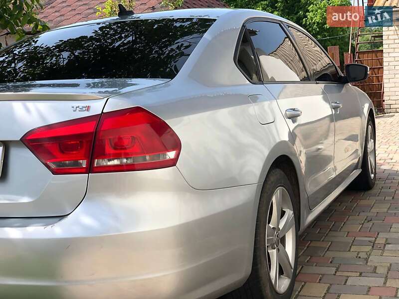 Седан Volkswagen Passat 2014 в Ружині