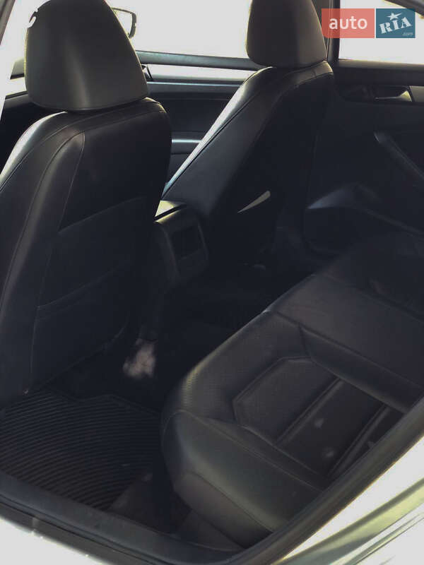 Седан Volkswagen Passat 2014 в Ружині