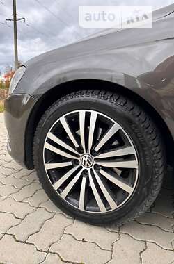 Седан Volkswagen Passat 2013 в Стрию