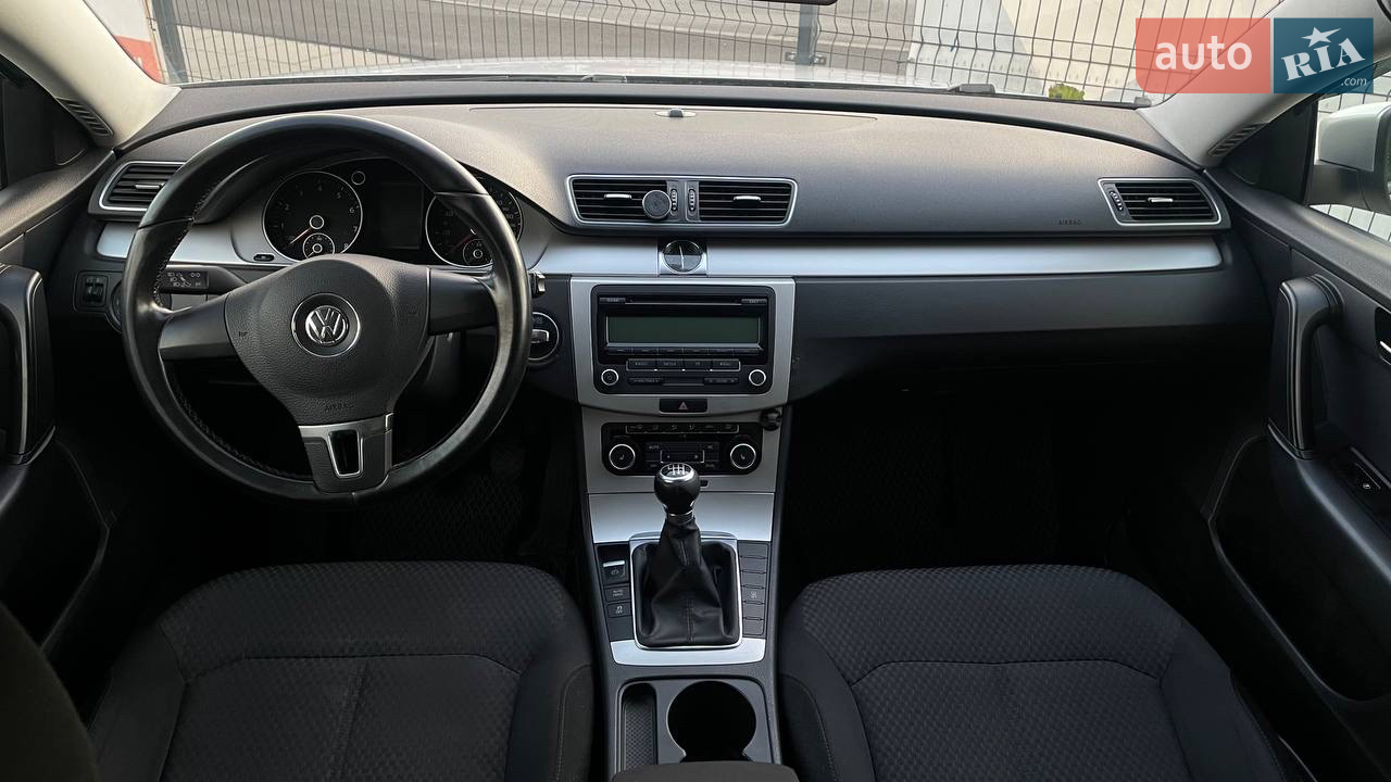 2010 Volkswagen Passat - мініатюра 13