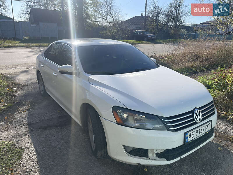 Седан Volkswagen Passat 2013 в Дніпрі