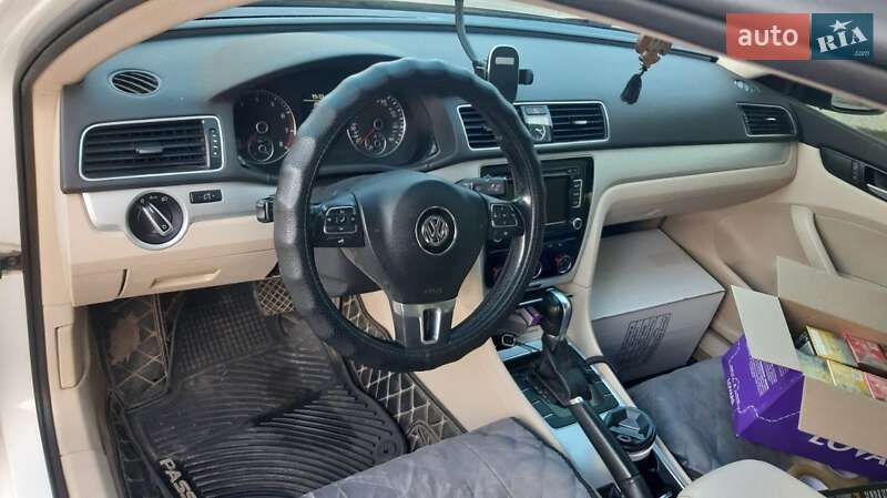 Седан Volkswagen Passat 2012 в Новоукраїнці