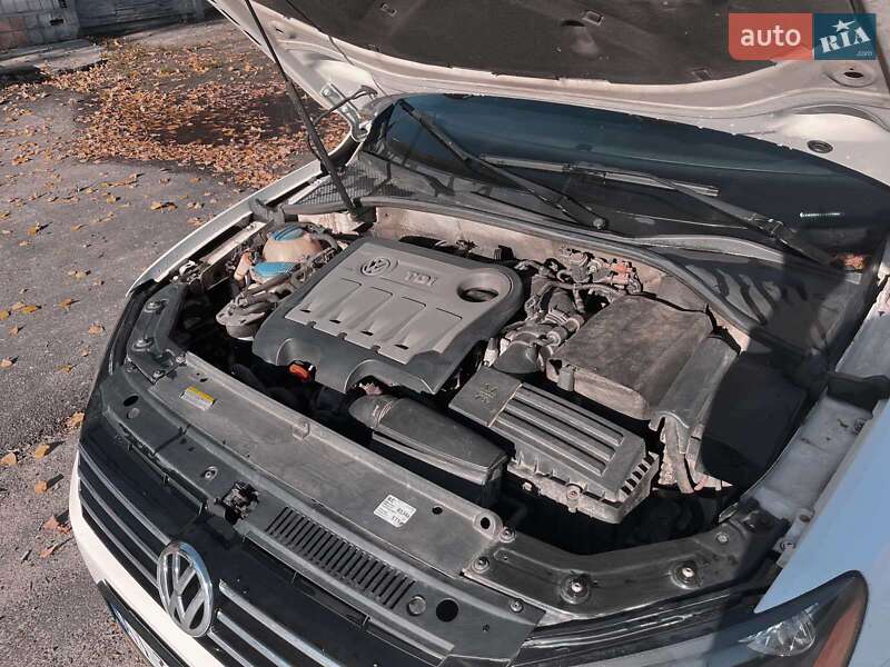 Седан Volkswagen Passat 2013 в Києві