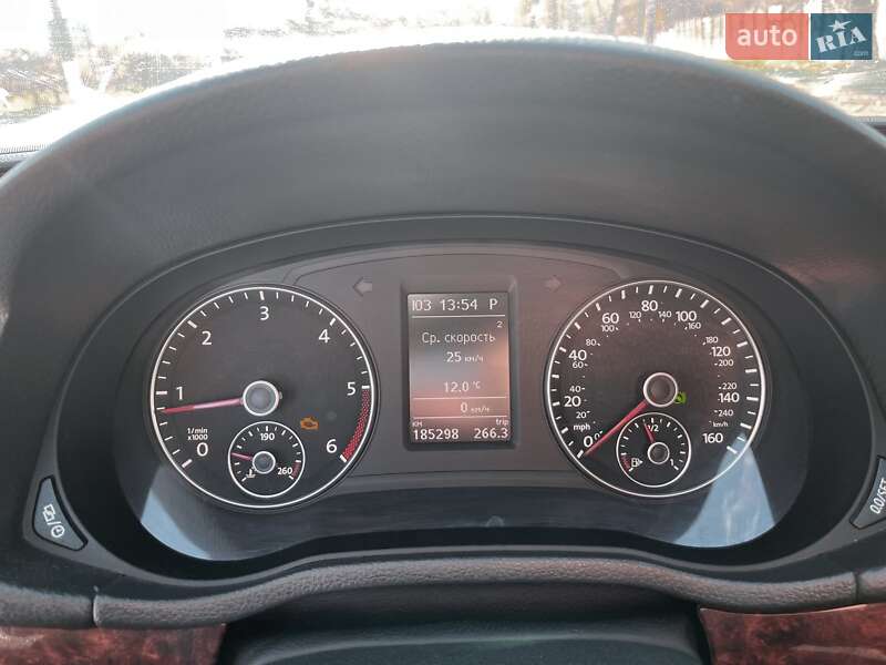 Седан Volkswagen Passat 2013 в Києві