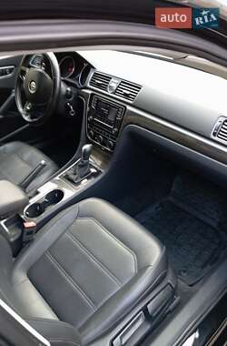 Седан Volkswagen Passat 2015 в Лозовій