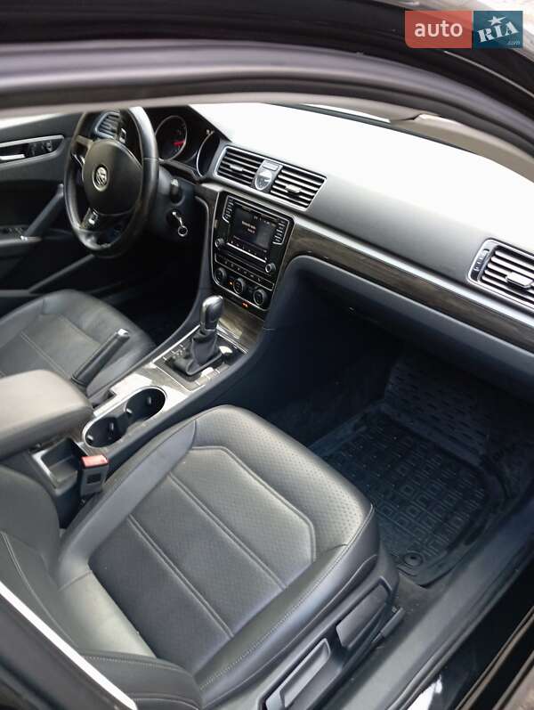 Седан Volkswagen Passat 2015 в Лозовой