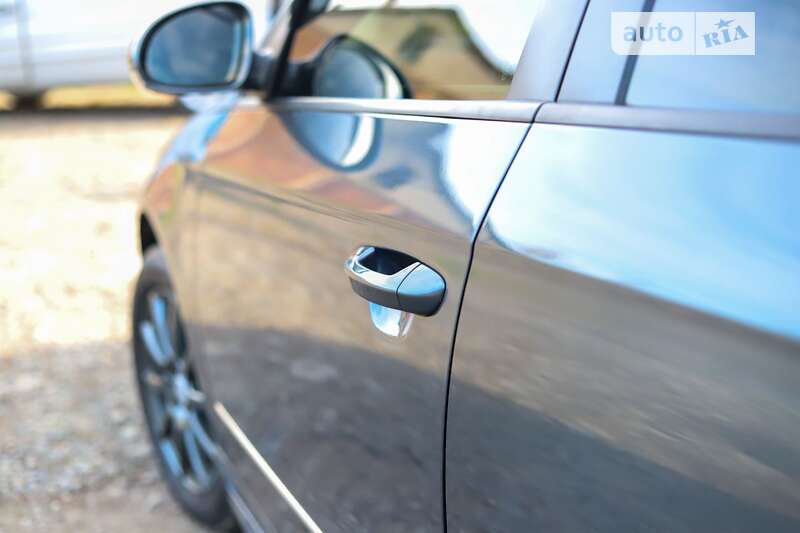 Універсал Volkswagen Passat 2010 в Луцьку