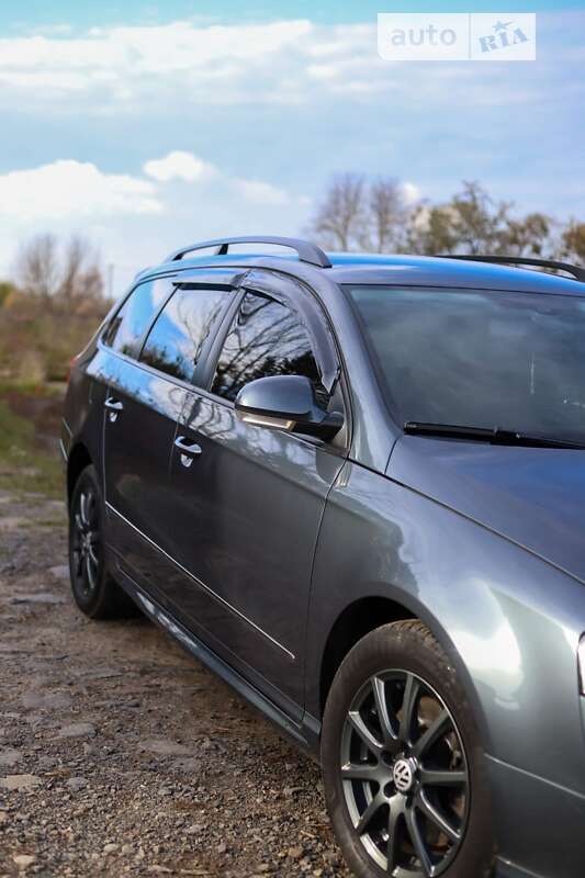 Універсал Volkswagen Passat 2010 в Луцьку