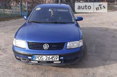 Седан Volkswagen Passat 2000 в Малині