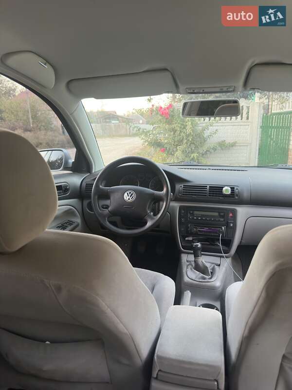 Універсал Volkswagen Passat 2000 в Харкові