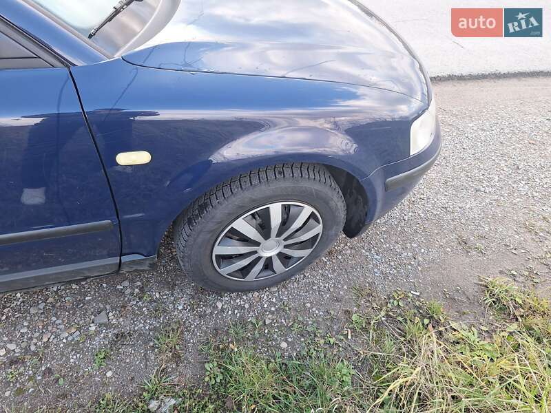 Седан Volkswagen Passat 1998 в Калуші