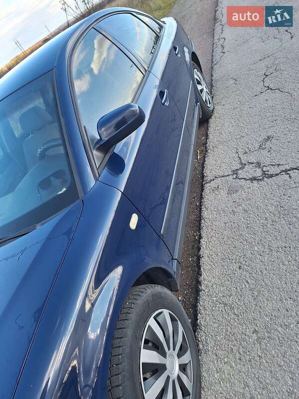 Седан Volkswagen Passat 1998 в Калуші