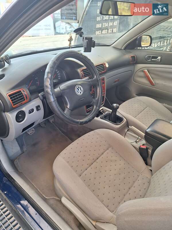 Седан Volkswagen Passat 1998 в Калуші