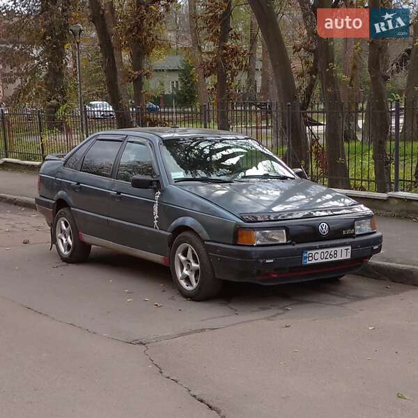 Седан Volkswagen Passat 1989 в Дрогобыче
