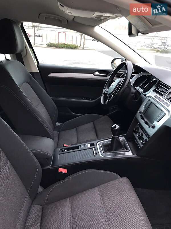 Универсал Volkswagen Passat 2015 в Львове